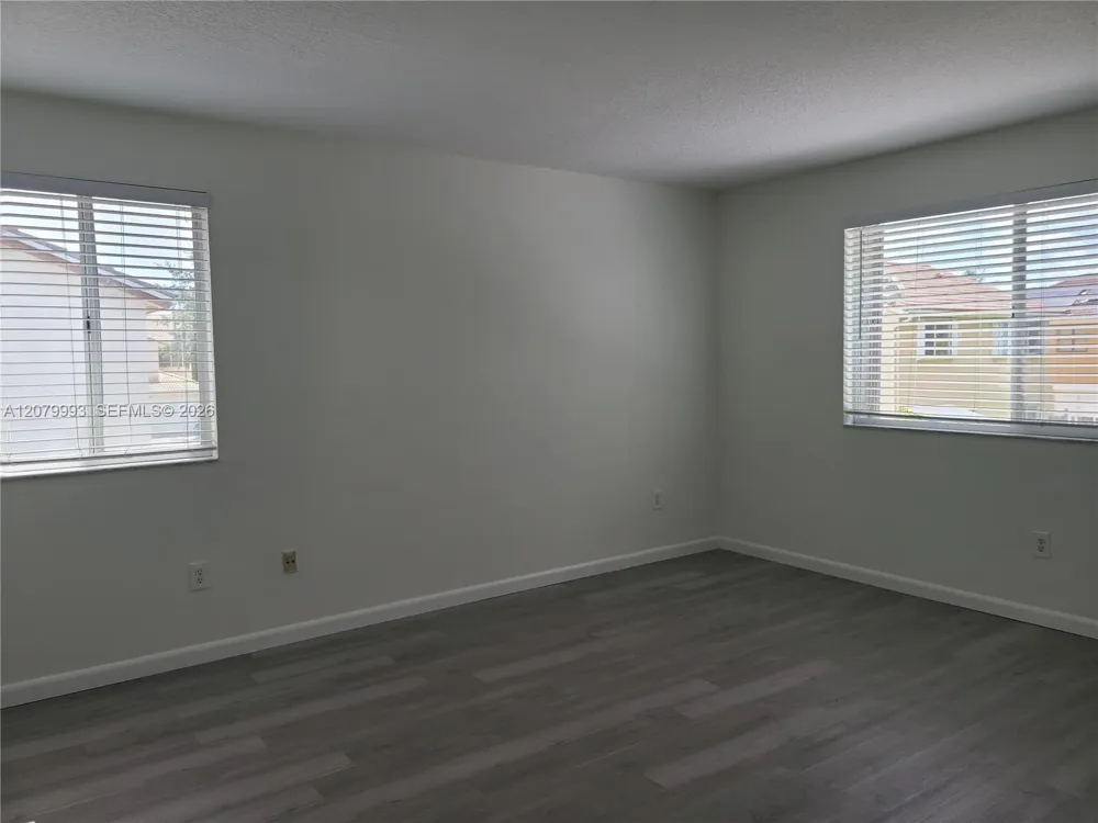 8820 SW 13th St Pembroke Pines, FL 33025
