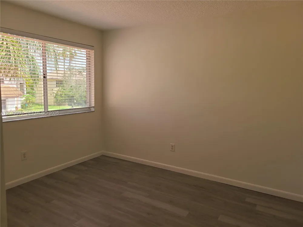 8820 SW 13th St Pembroke Pines, FL 33025