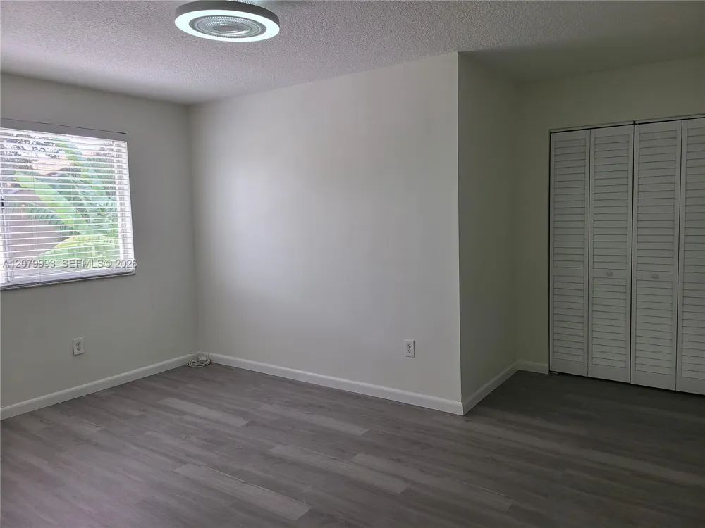 8820 SW 13th St Pembroke Pines, FL 33025