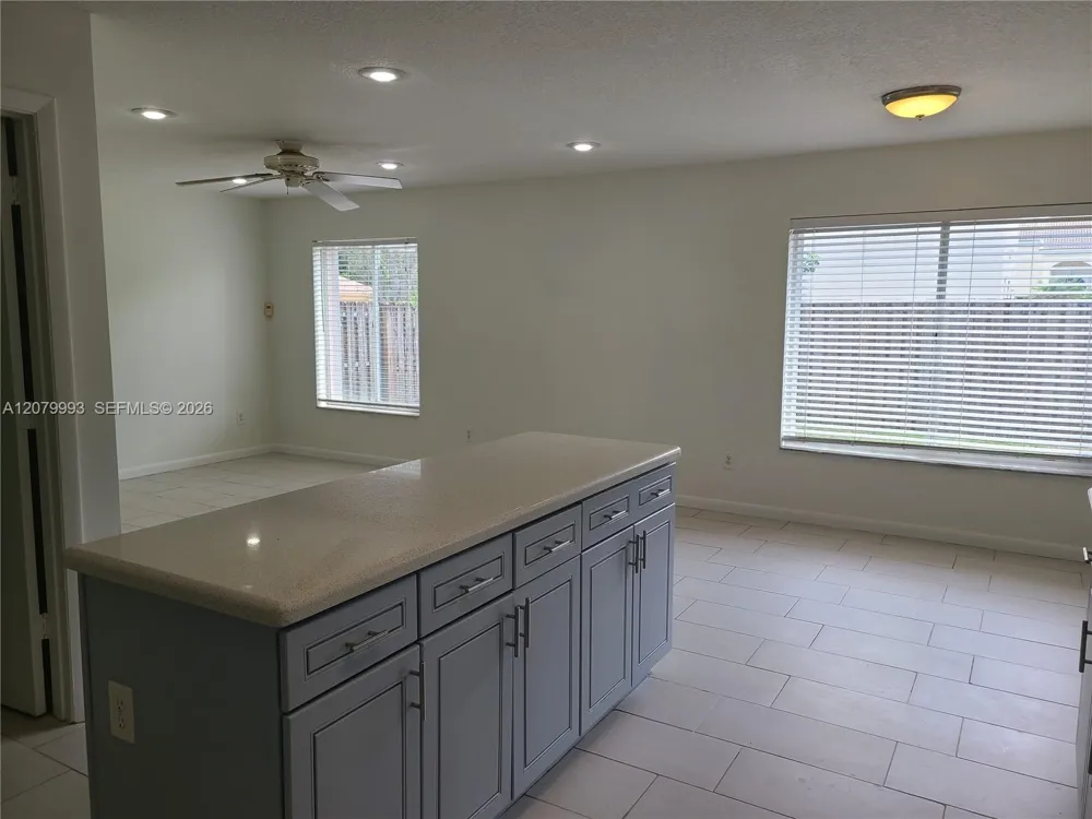 8820 SW 13th St Pembroke Pines, FL 33025