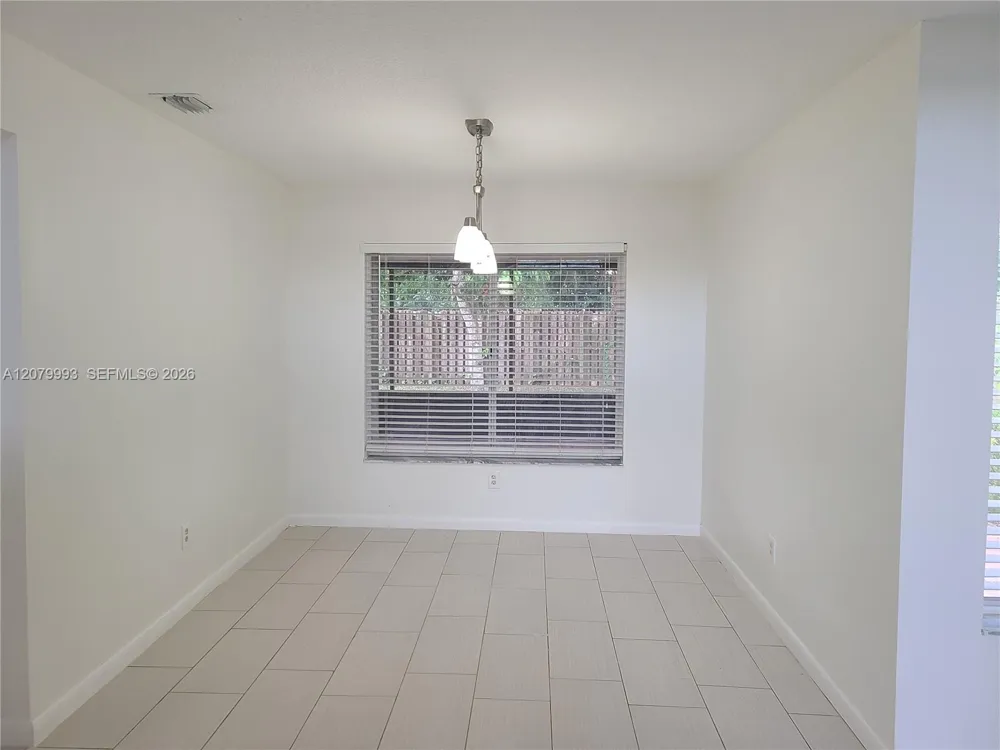 8820 SW 13th St Pembroke Pines, FL 33025