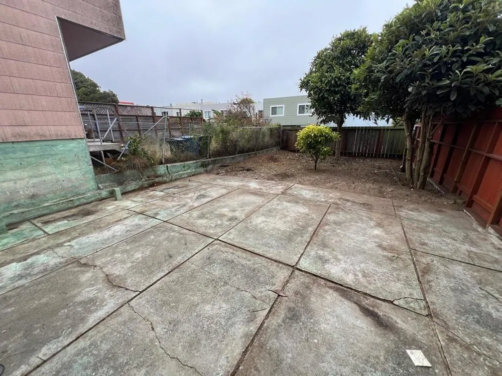 60 E Moltke Daly City, CA 94014