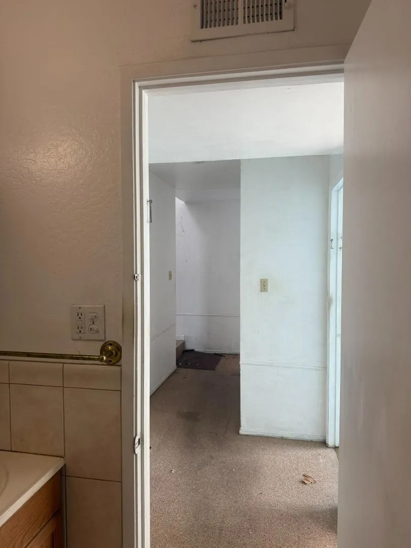 60 E Moltke Daly City, CA 94014