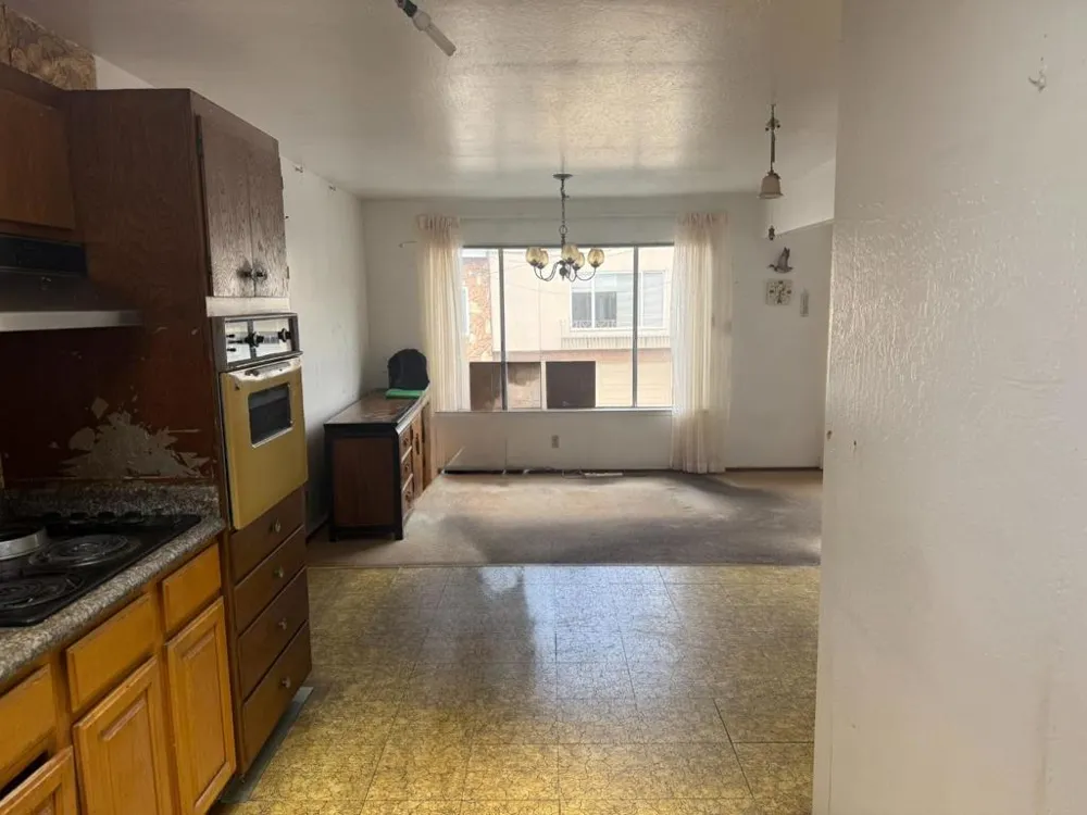 60 E Moltke Daly City, CA 94014