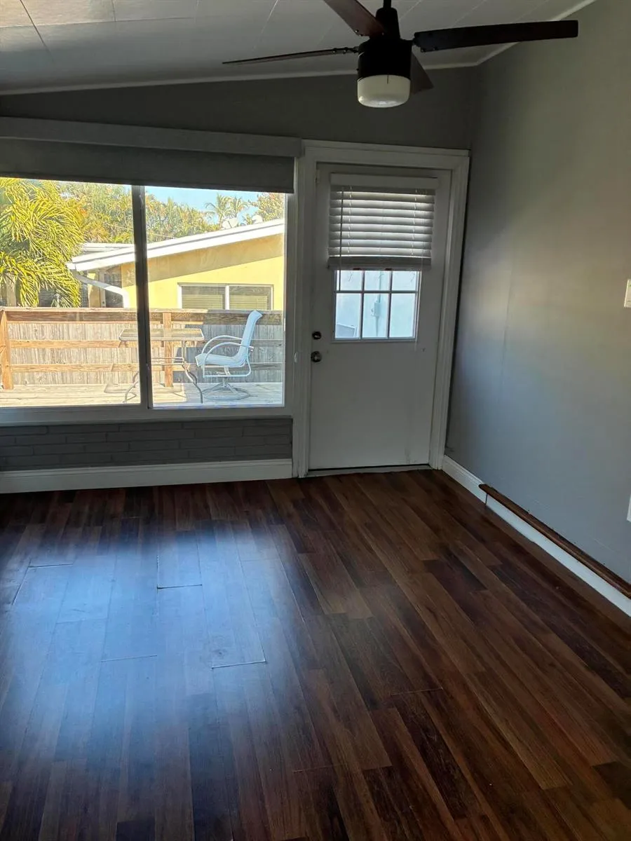 813 SE 10th Terrace Terrace Deerfield Beach, FL 33441