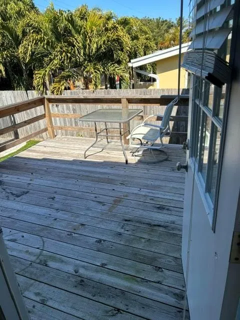 813 SE 10th Terrace Terrace Deerfield Beach, FL 33441