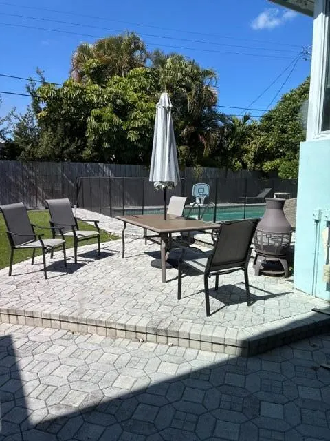 813 SE 10th Terrace Terrace Deerfield Beach, FL 33441