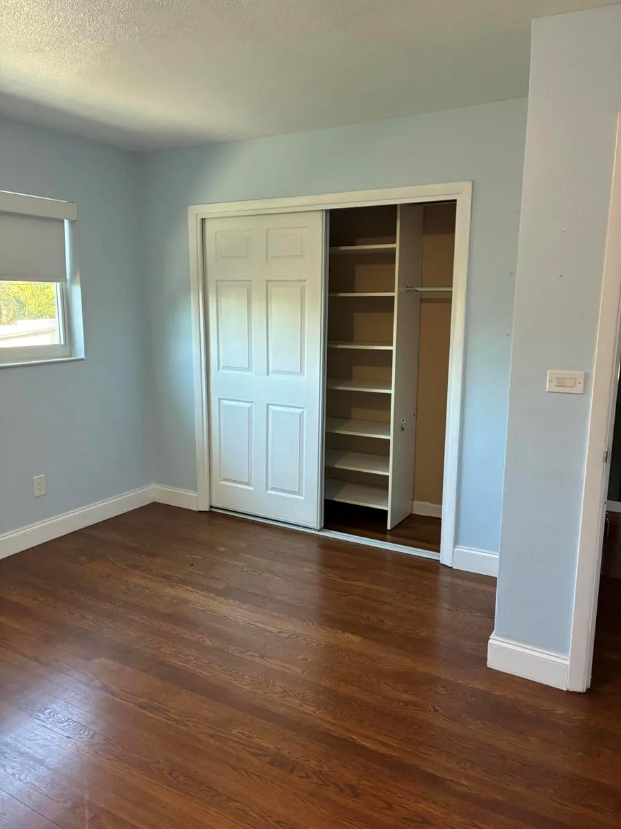 813 SE 10th Terrace Terrace Deerfield Beach, FL 33441