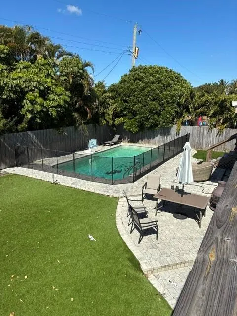 813 SE 10th Terrace Terrace Deerfield Beach, FL 33441