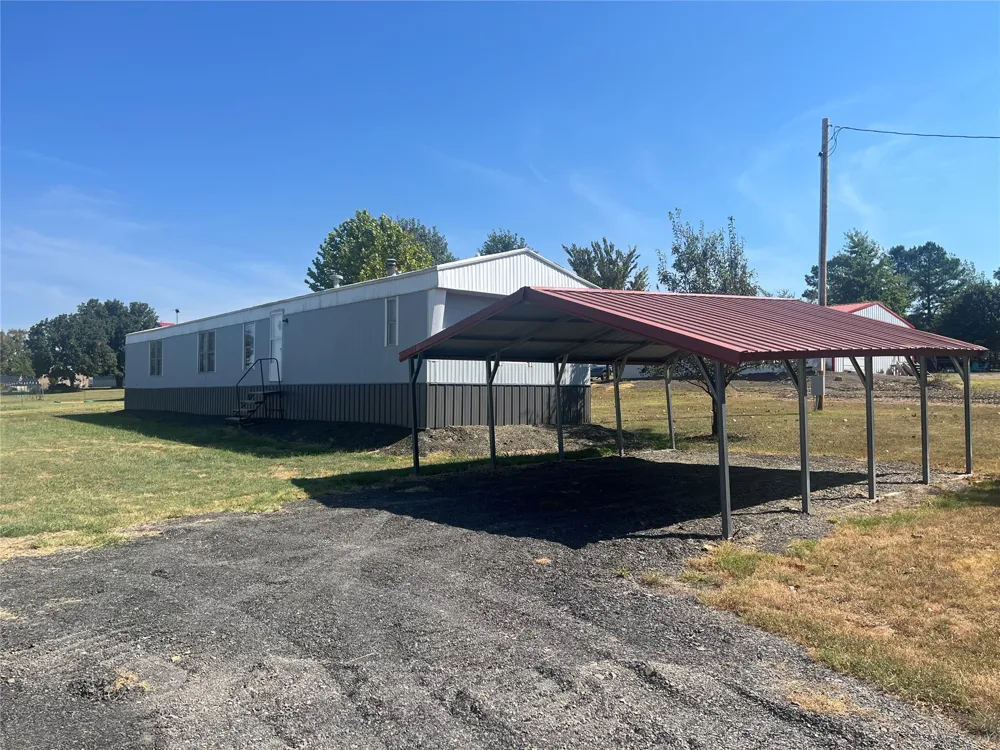 428628 E 1133 ROAD Porum, OK 74455