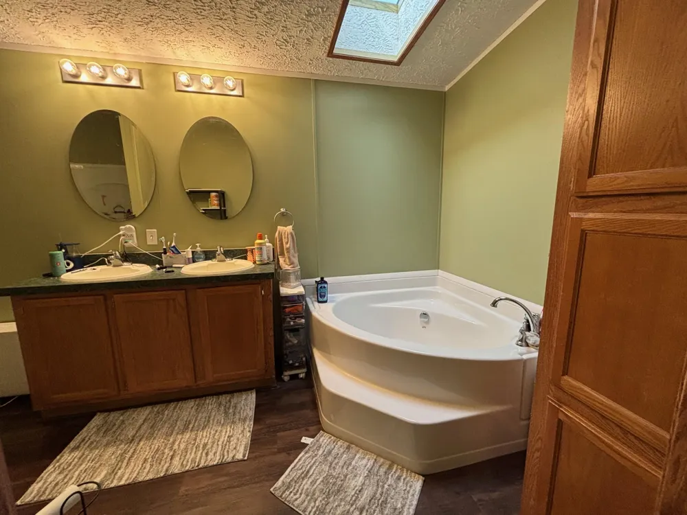 2905 E Jackson Road Crystal Township, MI 49459