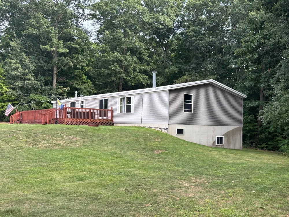 2905 E Jackson Road Crystal Township, MI 49459
