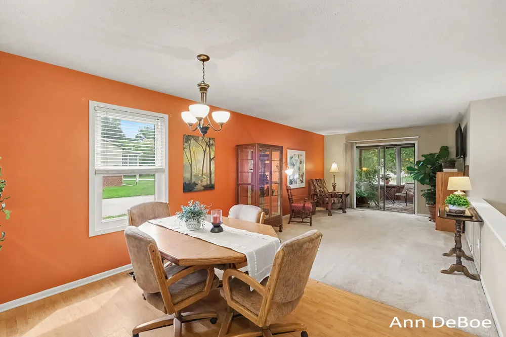 3250 Oxford Drive SE Kentwood City, MI 49512