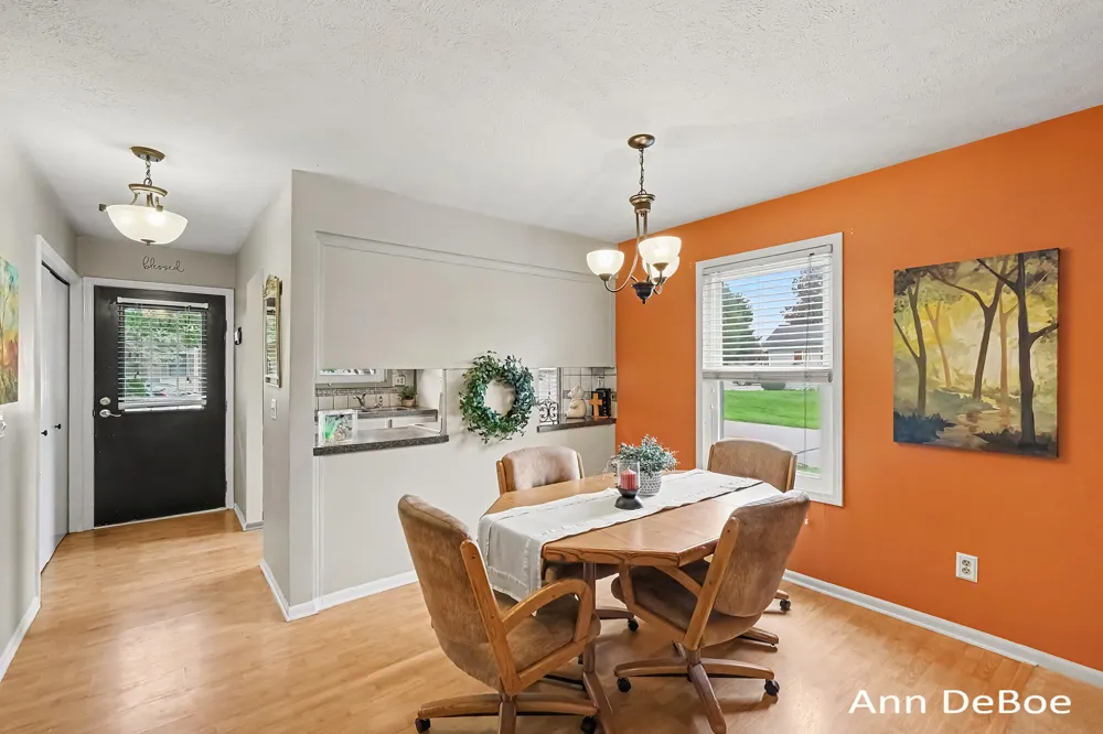 3250 Oxford Drive SE Kentwood City, MI 49512