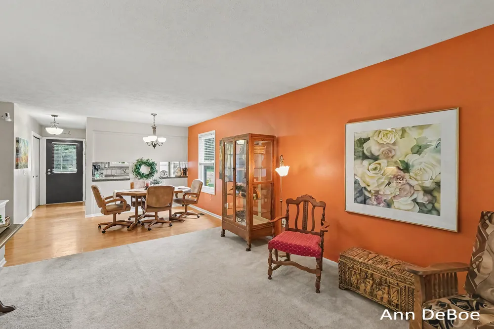 3250 Oxford Drive SE Kentwood City, MI 49512
