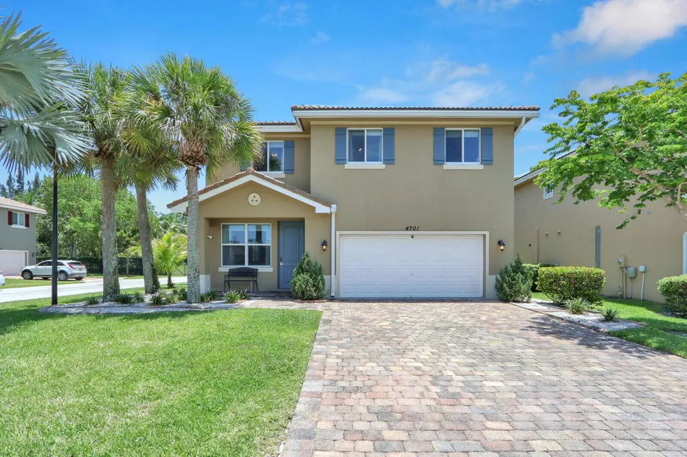 4701 Foxtail Palm Court 