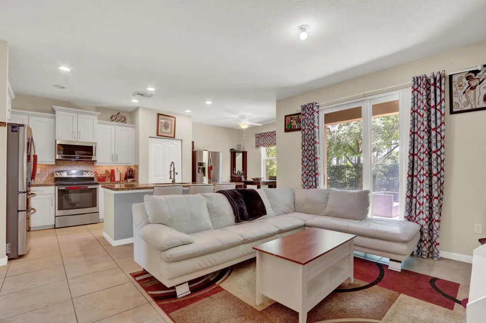 4701 Foxtail Palm Court 