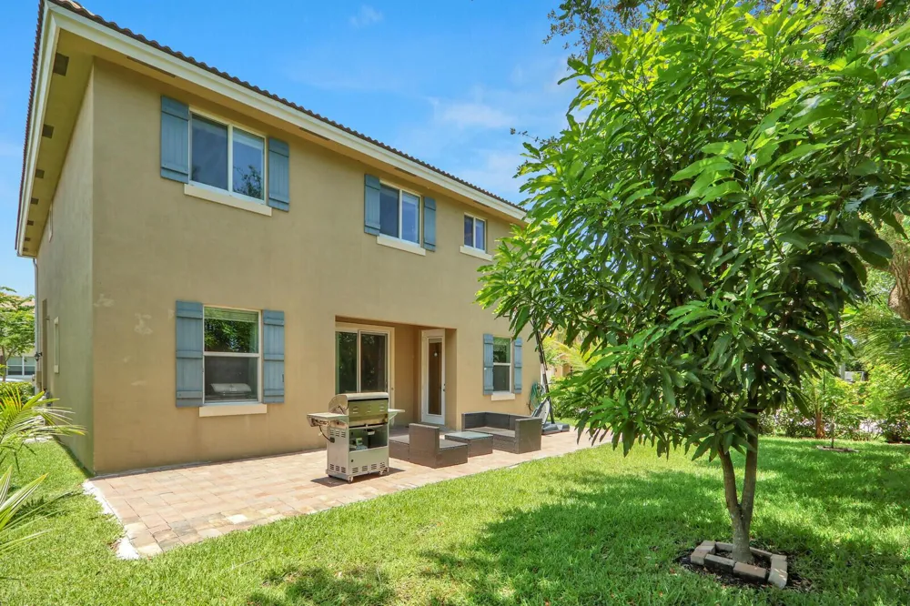 4701 Foxtail Palm Court 