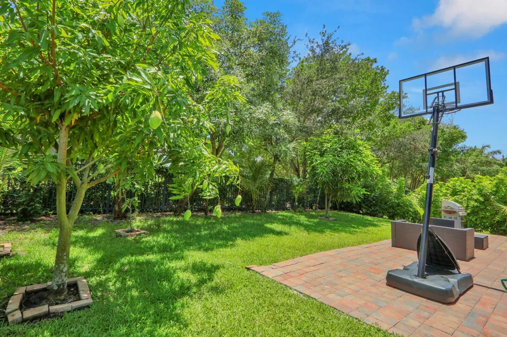 4701 Foxtail Palm Court 