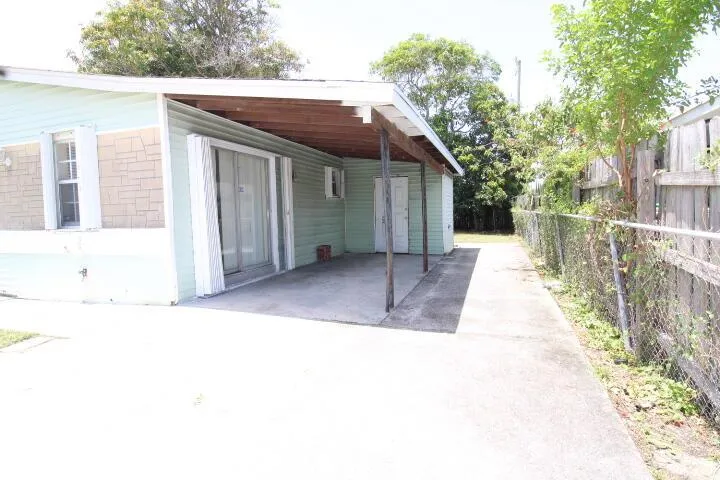 1412 W 6TH STREET Riviera Beach, FL 33404