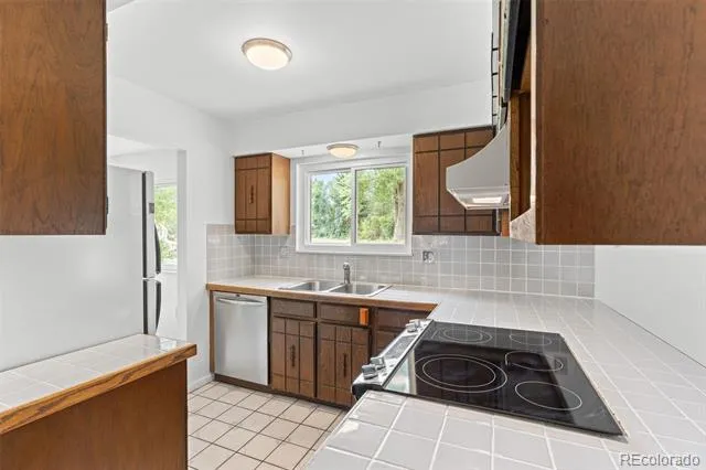 9424 W 75th Way Arvada, CO 80005