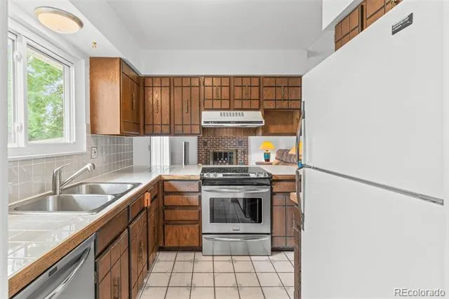 9424 W 75th Way Arvada, CO 80005