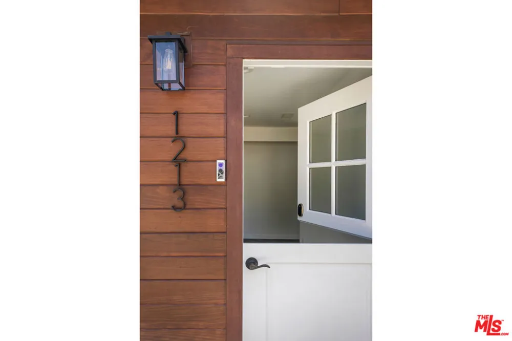 1213 El Paso Drive Los Angeles, CA 90065