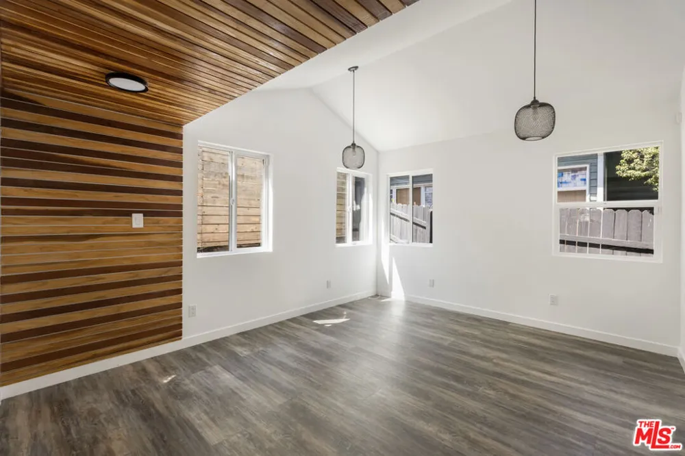 1213 El Paso Drive Los Angeles, CA 90065