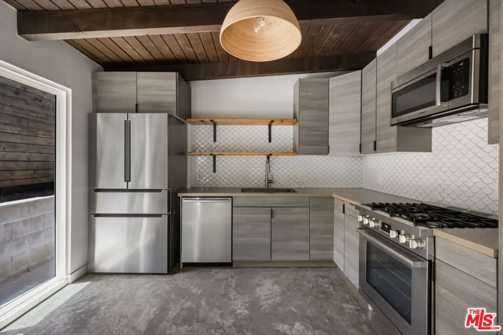 1213 El Paso Drive Los Angeles, CA 90065