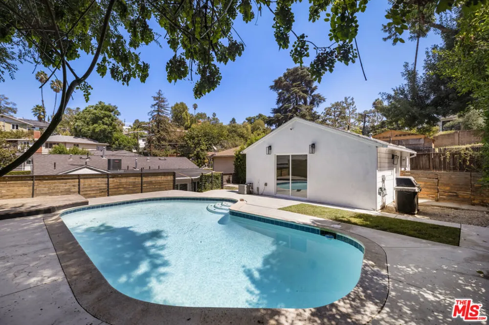 1213 El Paso Drive Los Angeles, CA 90065