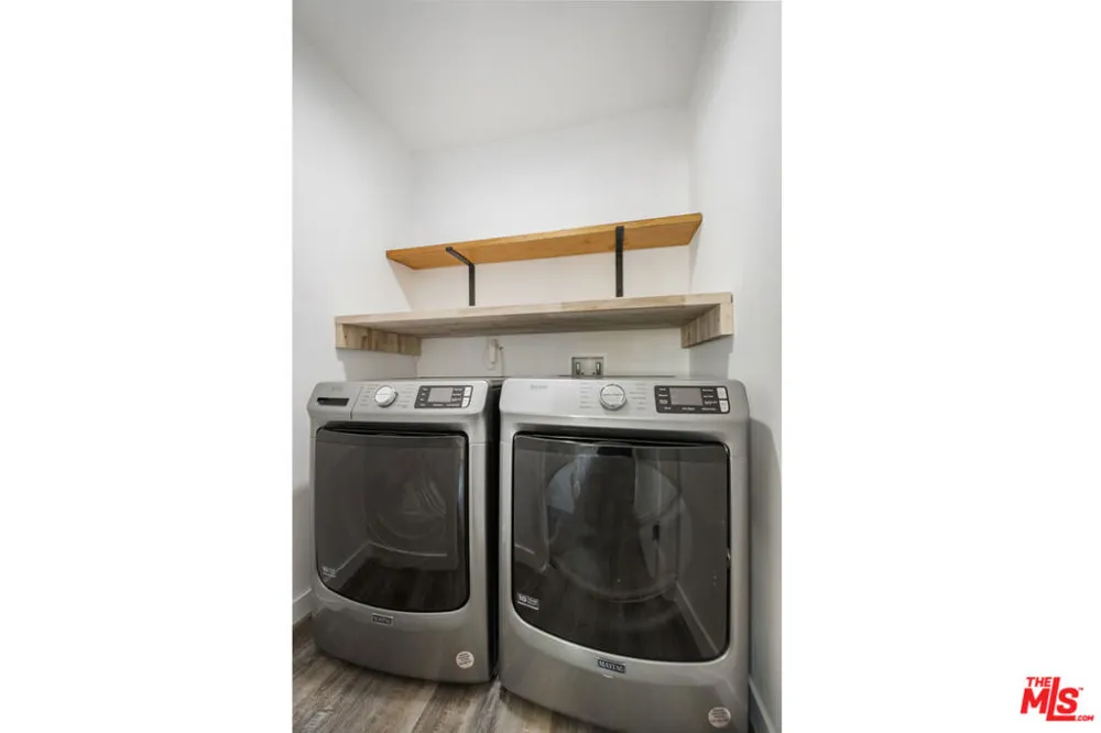 1213 El Paso Drive Los Angeles, CA 90065