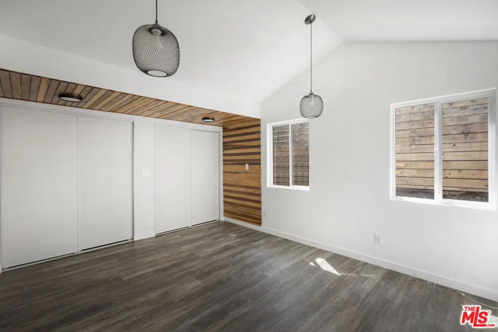 1213 El Paso Drive Los Angeles, CA 90065