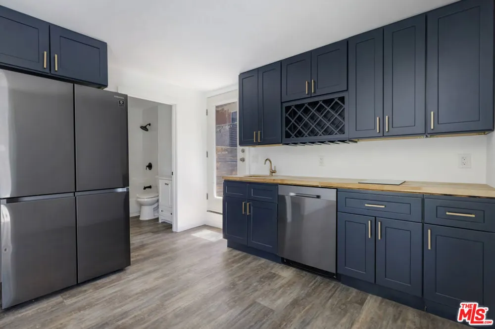 1213 El Paso Drive Los Angeles, CA 90065