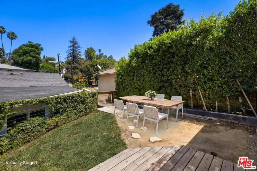 1213 El Paso Drive Los Angeles, CA 90065