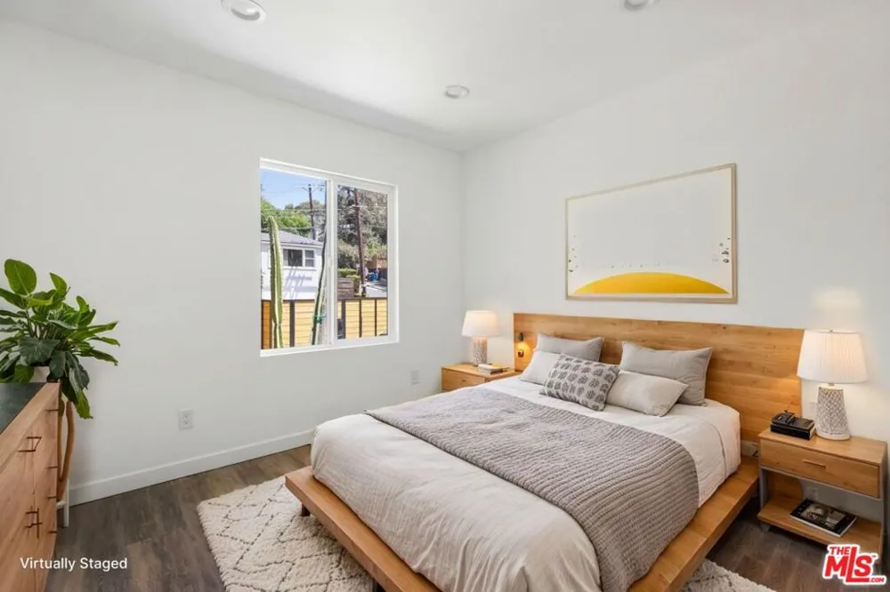 1213 El Paso Drive Los Angeles, CA 90065