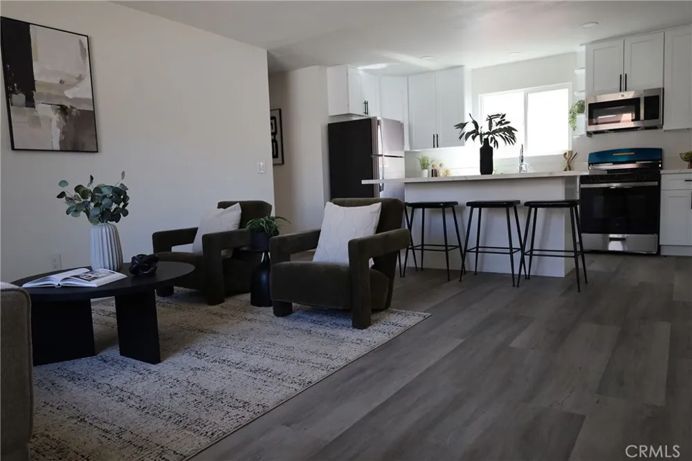 742 Simmons Los Angeles, CA 90022