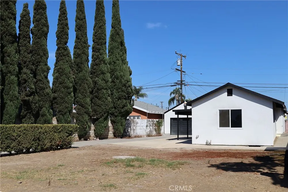 742 Simmons Los Angeles, CA 90022