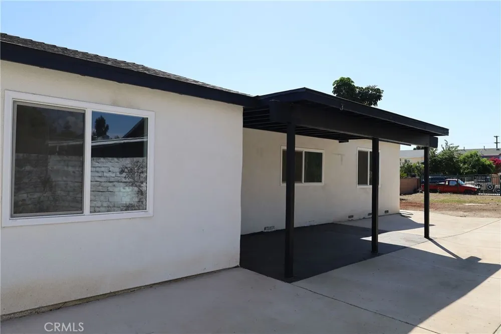742 Simmons Los Angeles, CA 90022