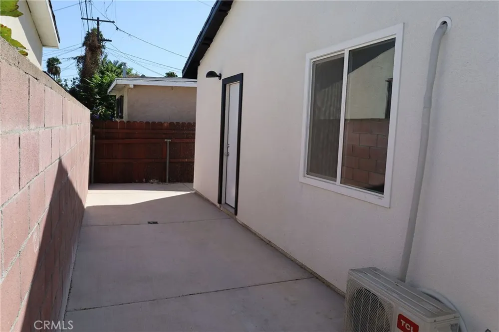 742 Simmons Los Angeles, CA 90022