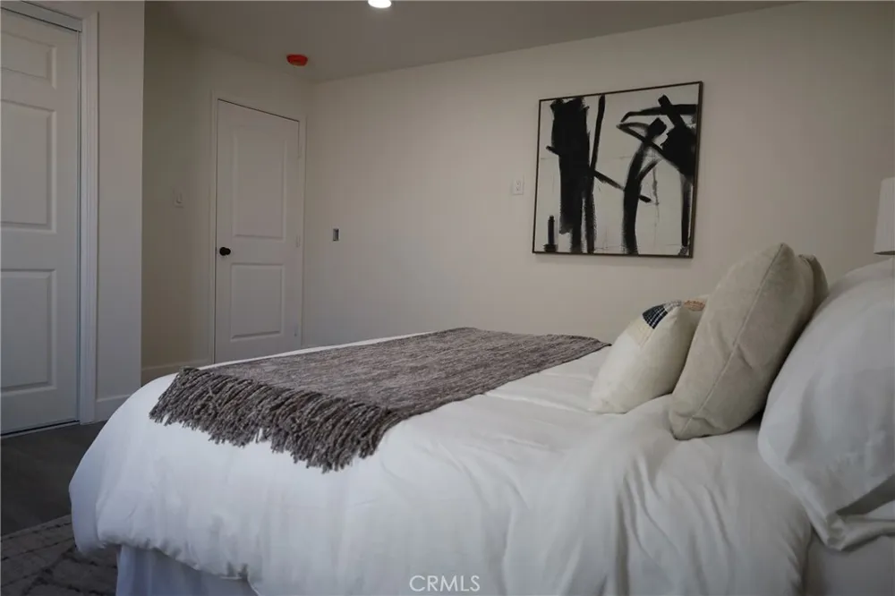 742 Simmons Los Angeles, CA 90022