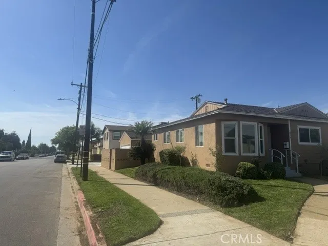 1057 S 5th Street Montebello, CA 90640