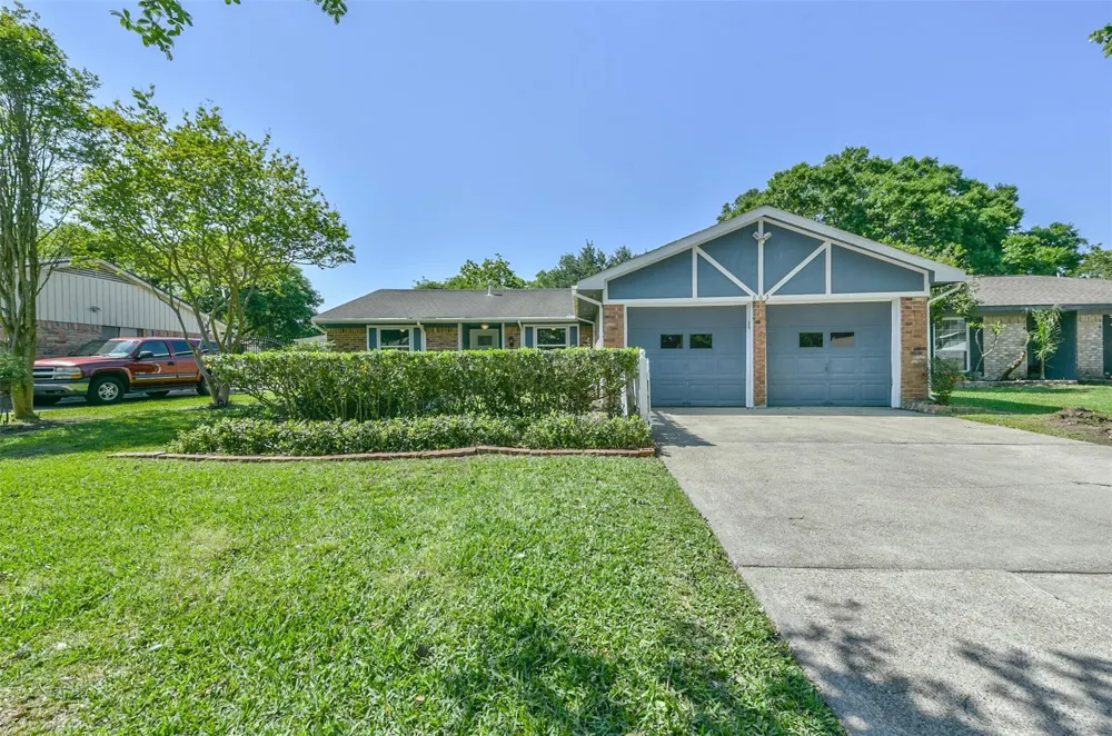 863 Seamaster Drive Houston, TX 77062