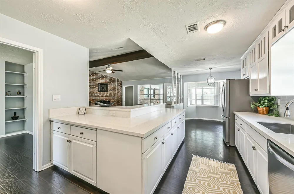 863 Seamaster Drive Houston, TX 77062