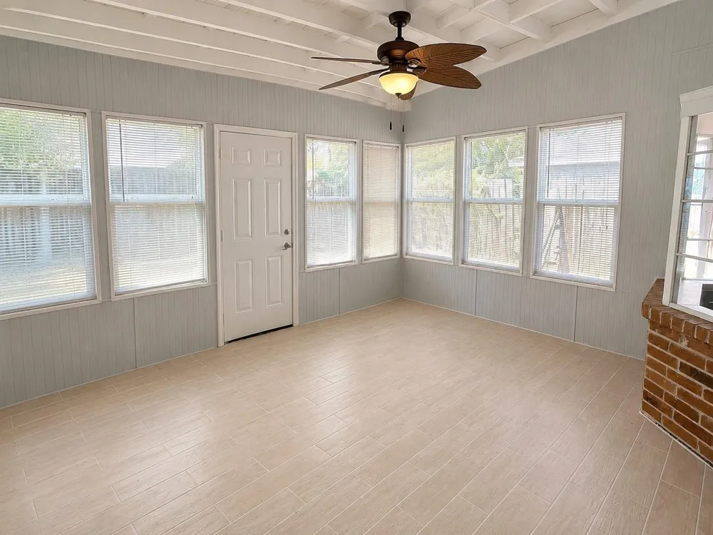 863 Seamaster Drive Houston, TX 77062