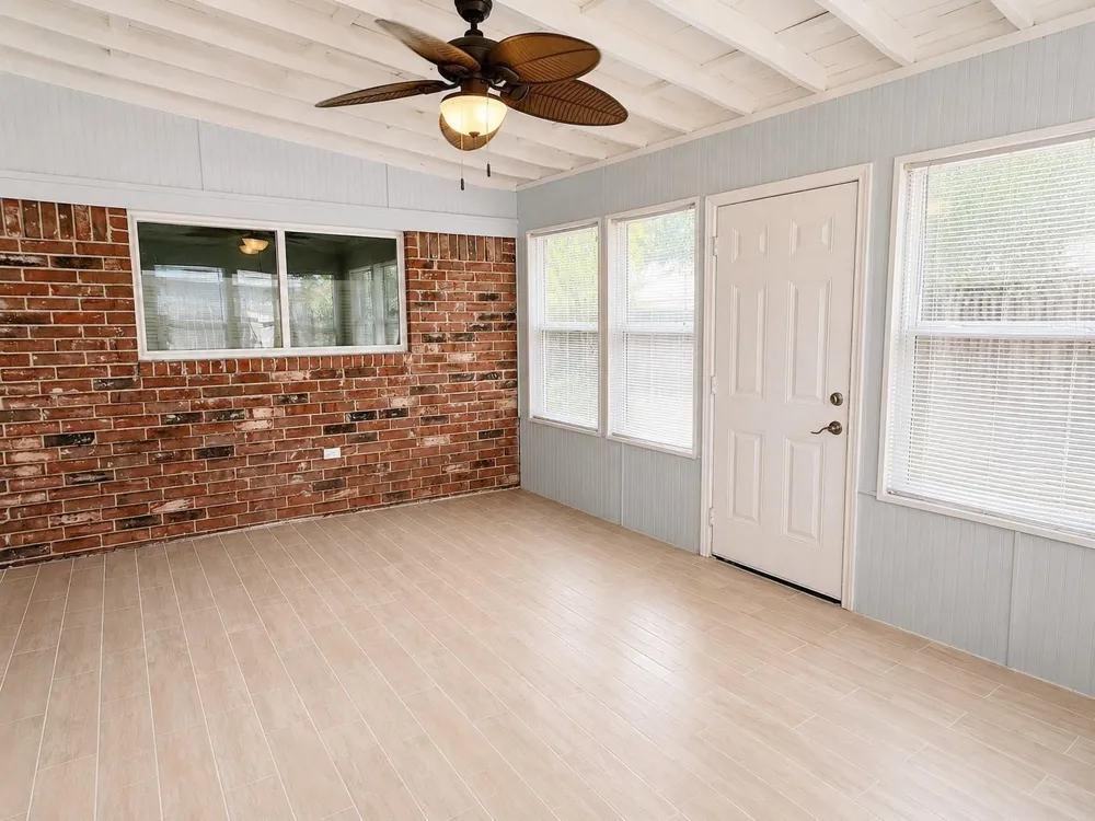 863 Seamaster Drive Houston, TX 77062