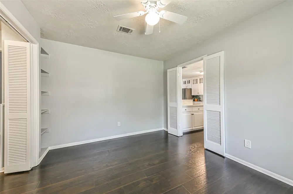 863 Seamaster Drive Houston, TX 77062