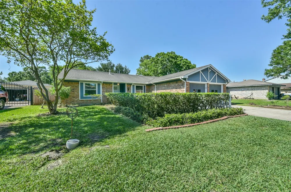 863 Seamaster Drive Houston, TX 77062