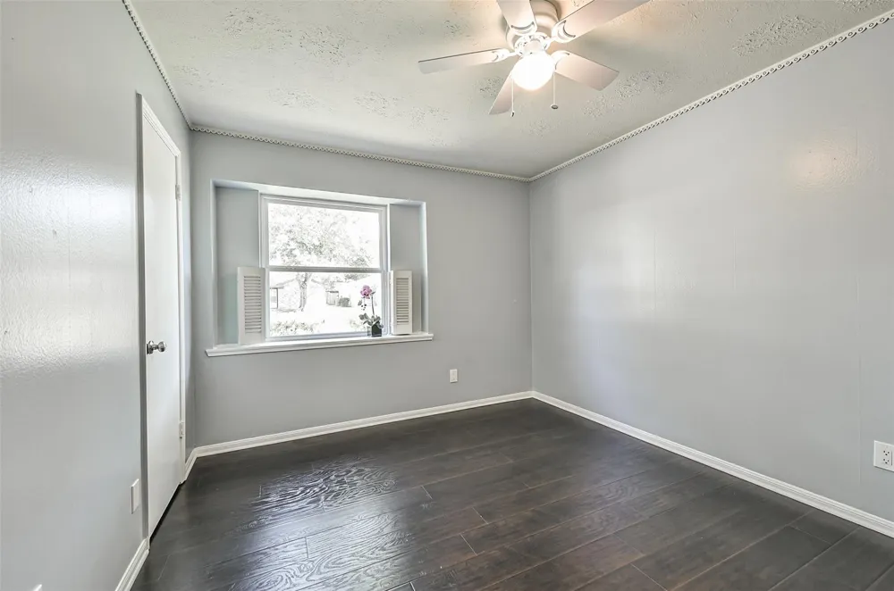 863 Seamaster Drive Houston, TX 77062