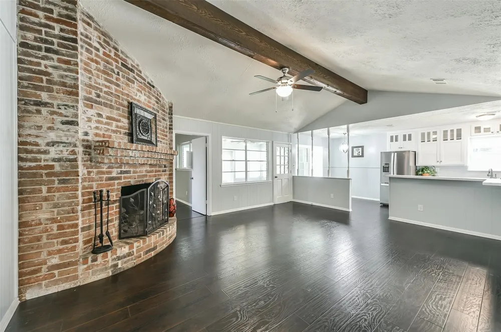 863 Seamaster Drive Houston, TX 77062