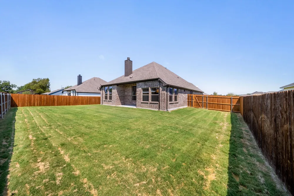 606 Austen Avenue Tioga, TX 76271